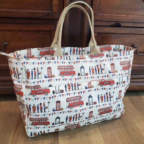 MILLY GREEN- LONDON THEMED - Large Tote Bag-Waterproof - Picture 1 of 10